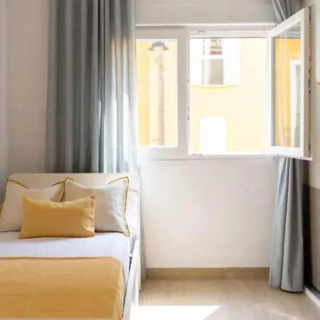 Modern Center Apartment *